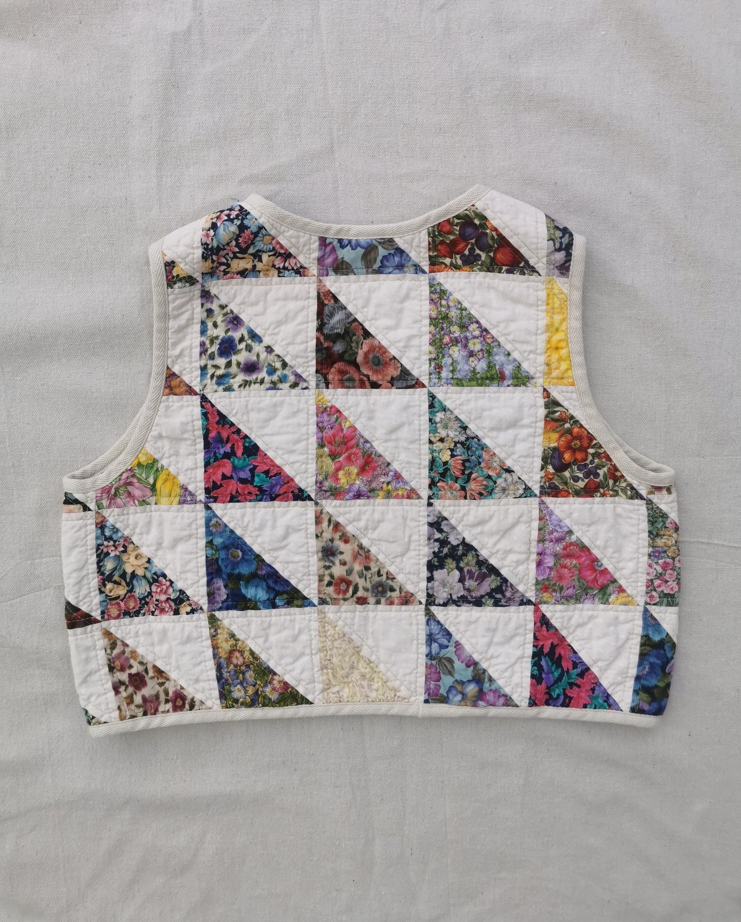 QUILTED VEST - Size S - Floral Patchwork