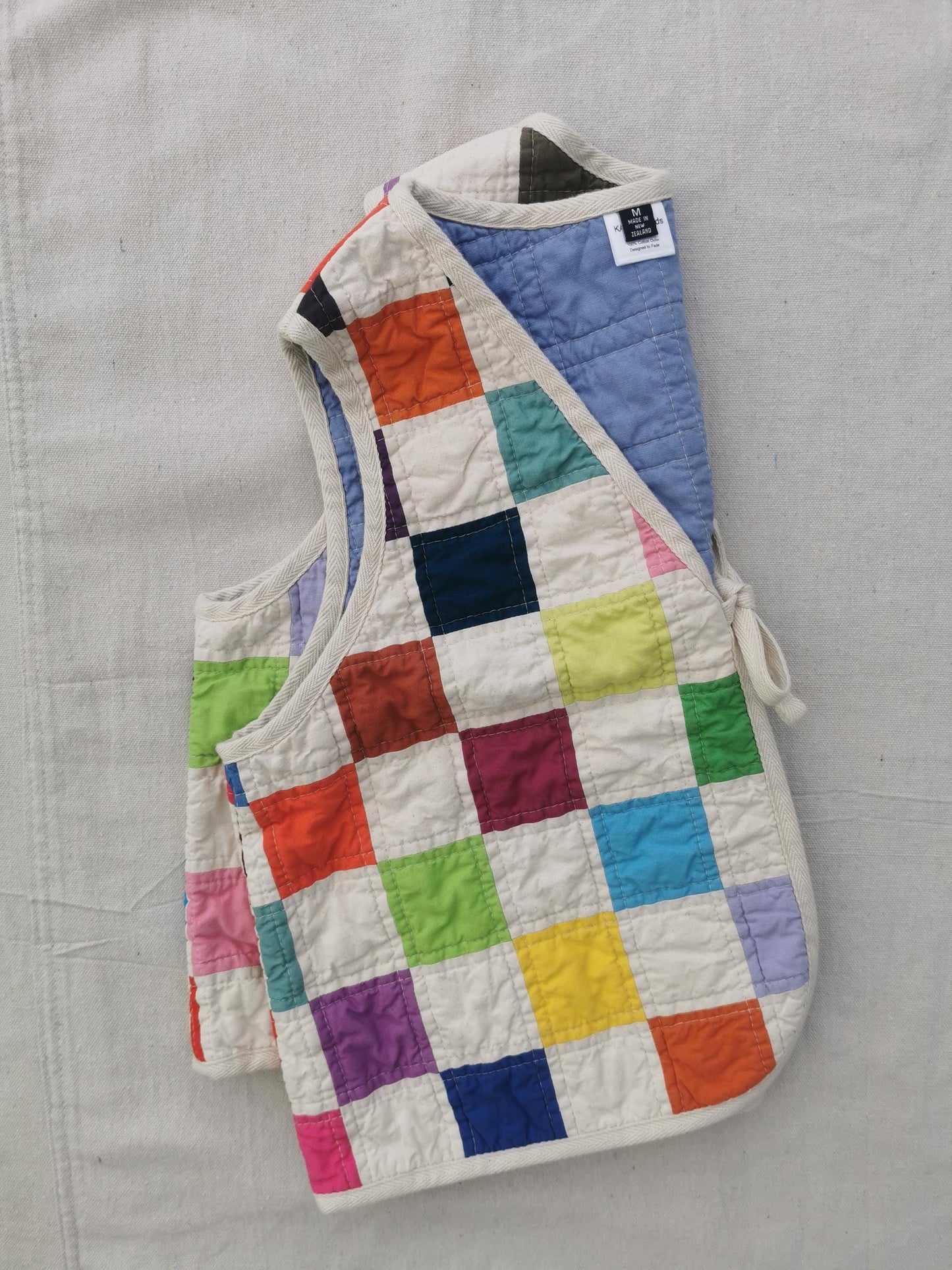 QUILTED VEST - Size M - Patchwork Squares