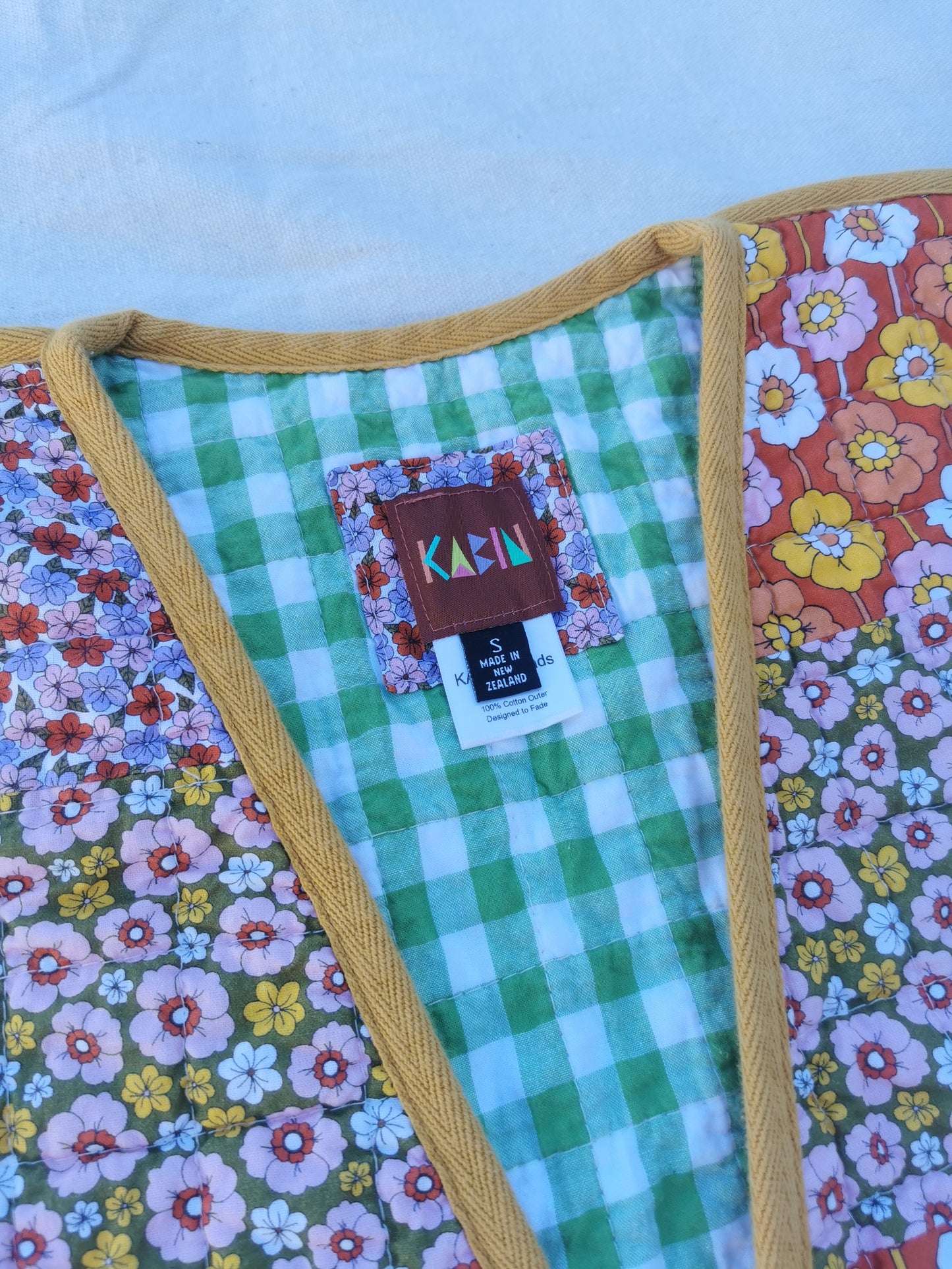 QUILT COAT - Size S - Patchwork Quilted Floral Cotton with Gingham Lining