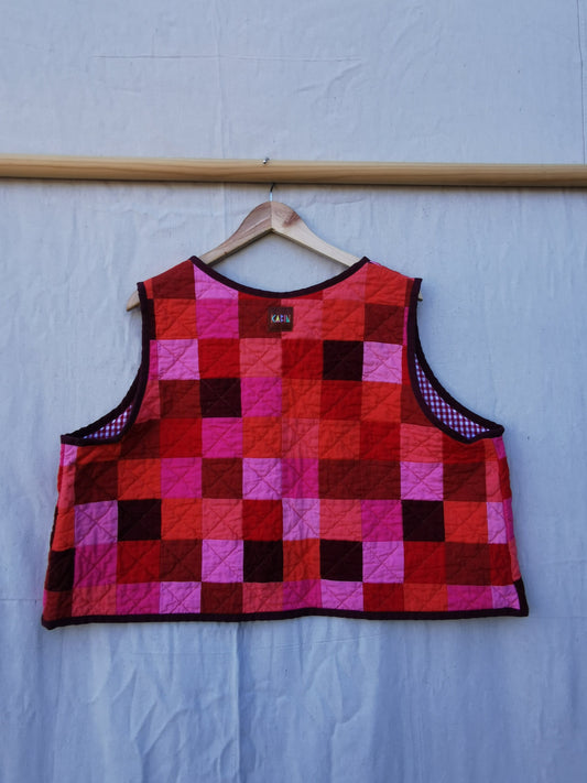 QUILTED VEST - Size L - Patchwork Reds and Pinks