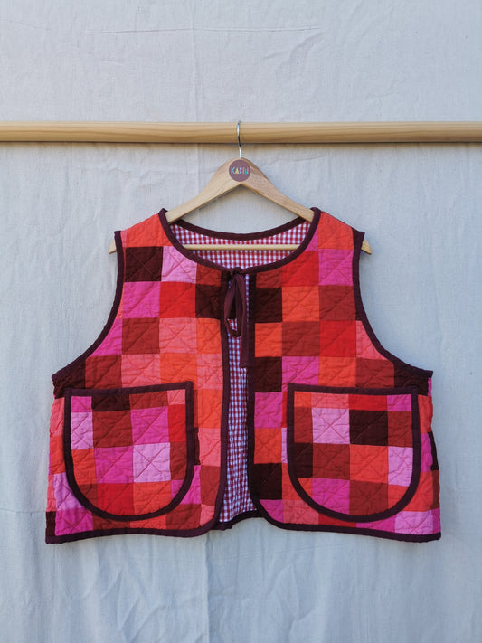 QUILTED VEST - Size L - Patchwork Reds and Pinks