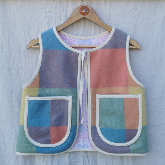 VINTAGE WOOL VEST - Size M - Plaid with Cotton Trim