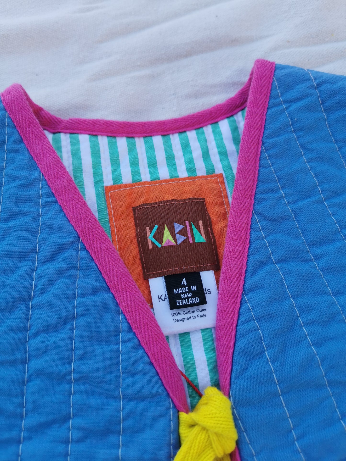 KIDS QUILTED VEST - Size 4 - Blue Colourblock