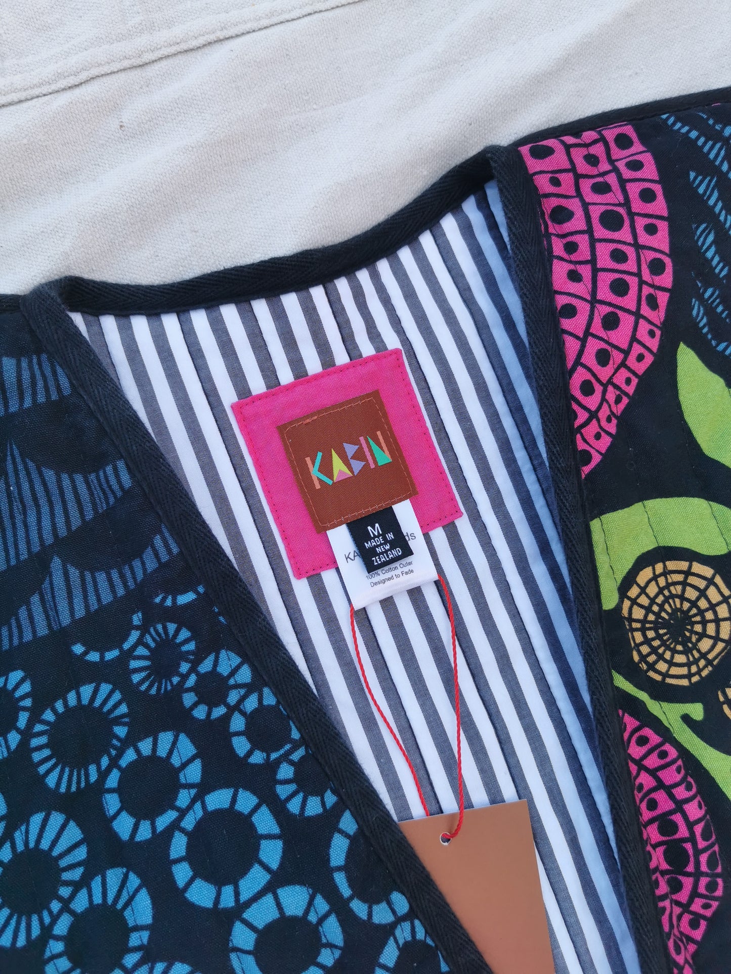 QUILT COAT - Size M - Black, Pink and Green