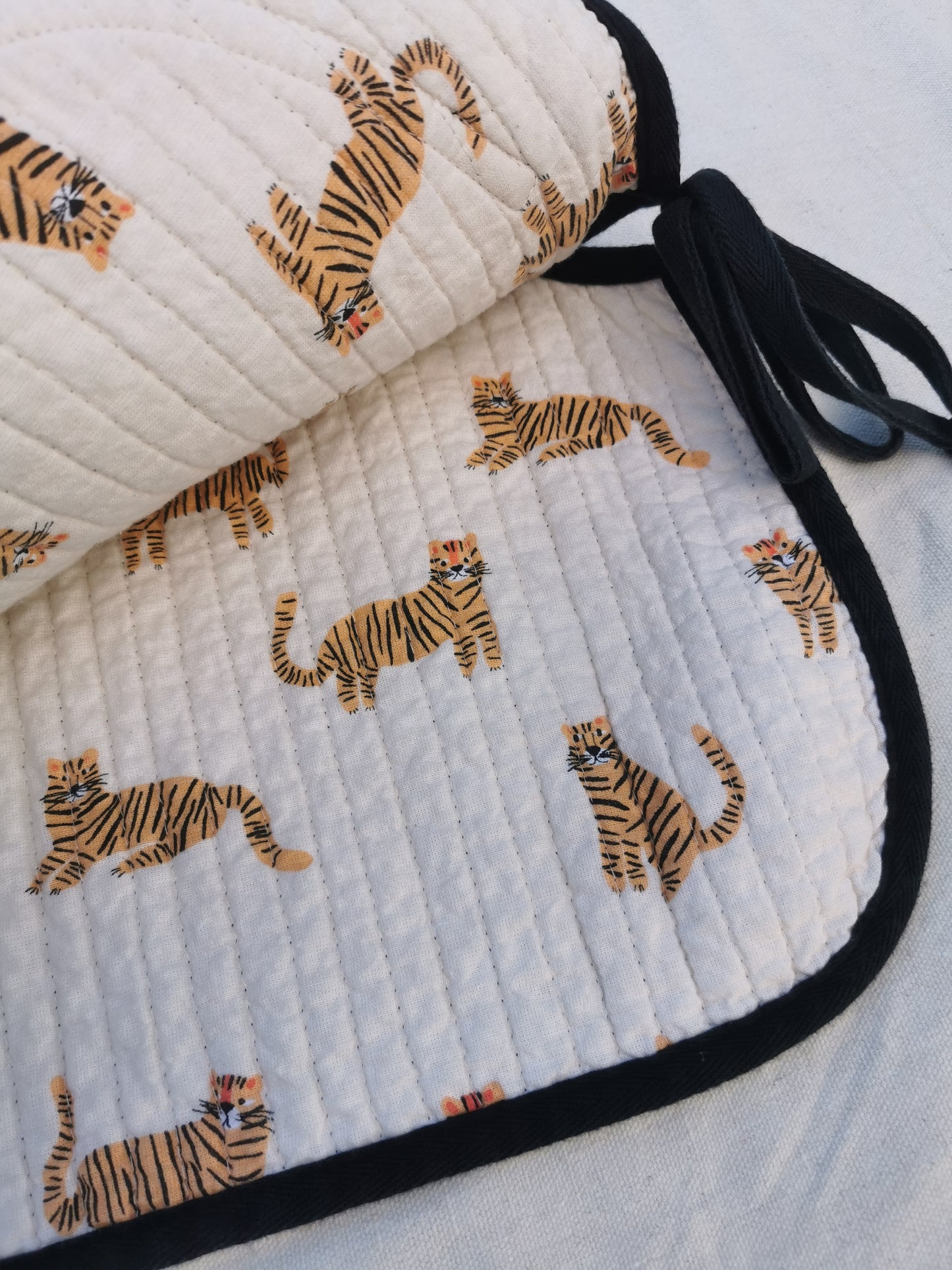 QUILTED VEST - Size S - Black Linen Cotton with Side Ties